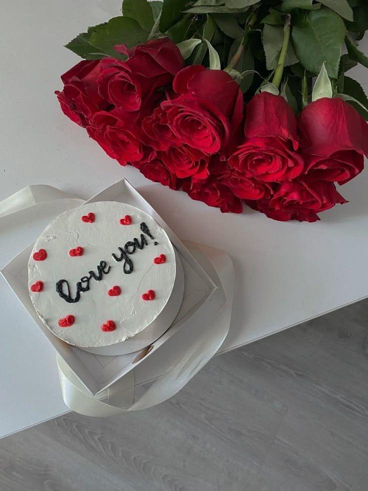 Love You Cake & Roses Set