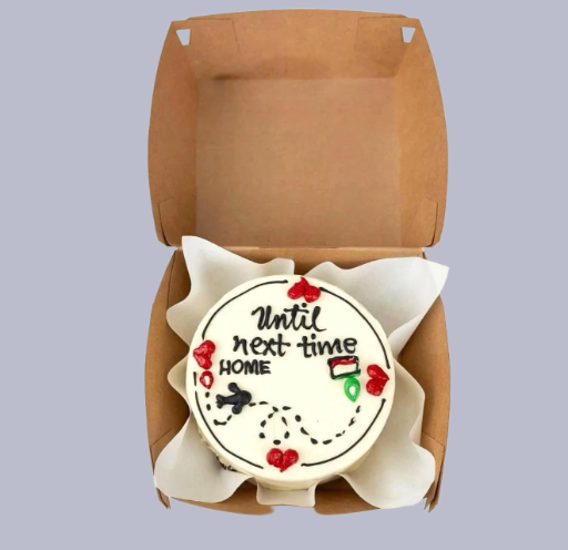 🎂 Playful Greeting – “Hi Amy” Cake