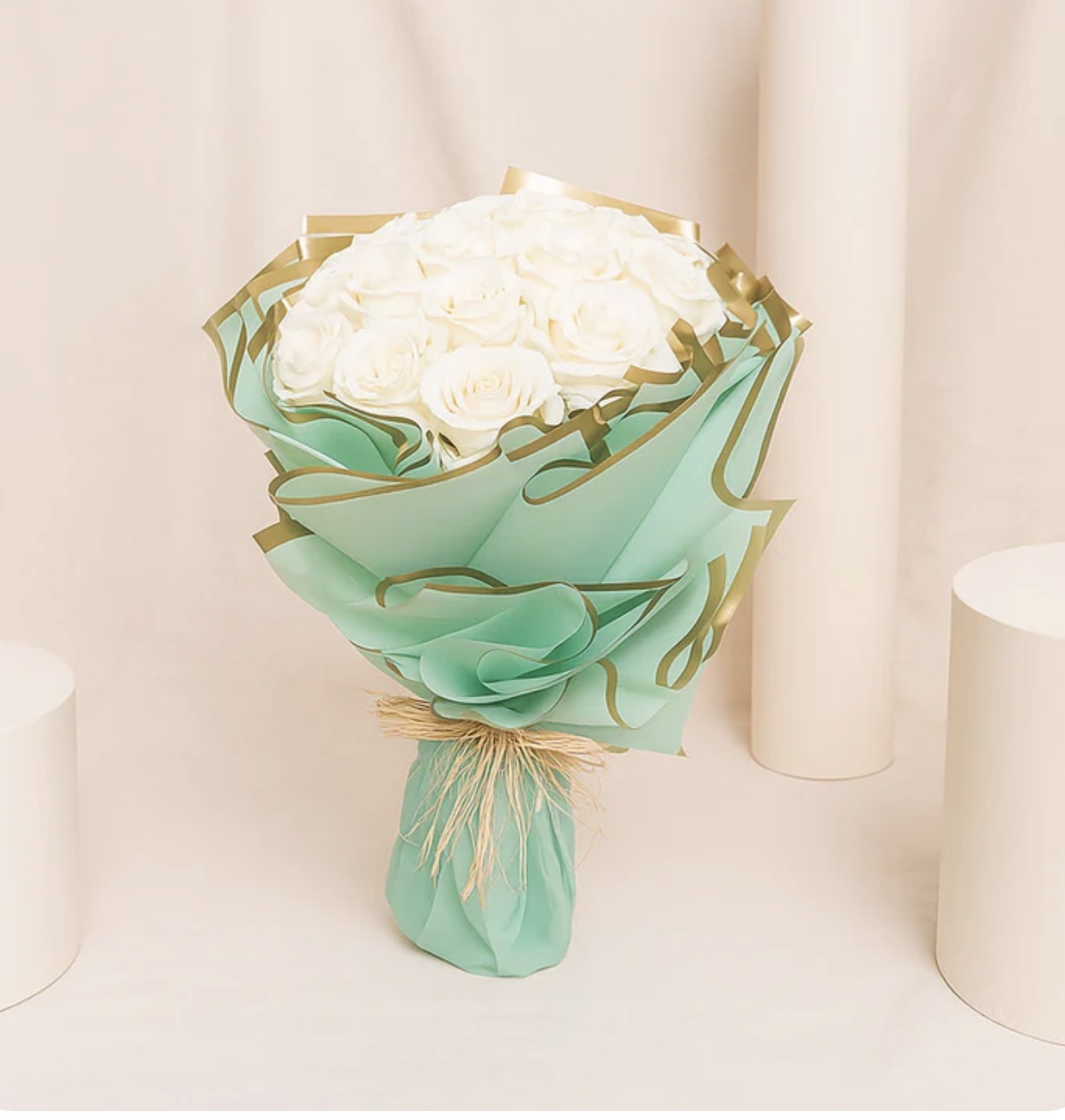 🤍 White Rose Whisper – Classic Purity Bouquet