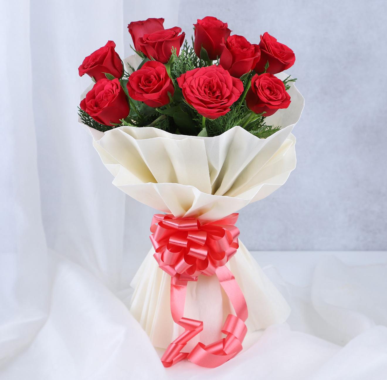 Butterscotch Cake with Classic Red Roses