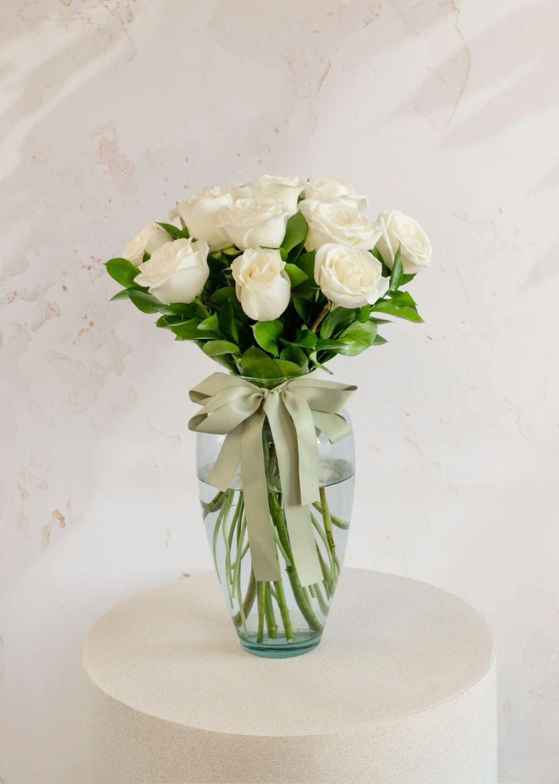 White Rose Vase Arrangement 🤍