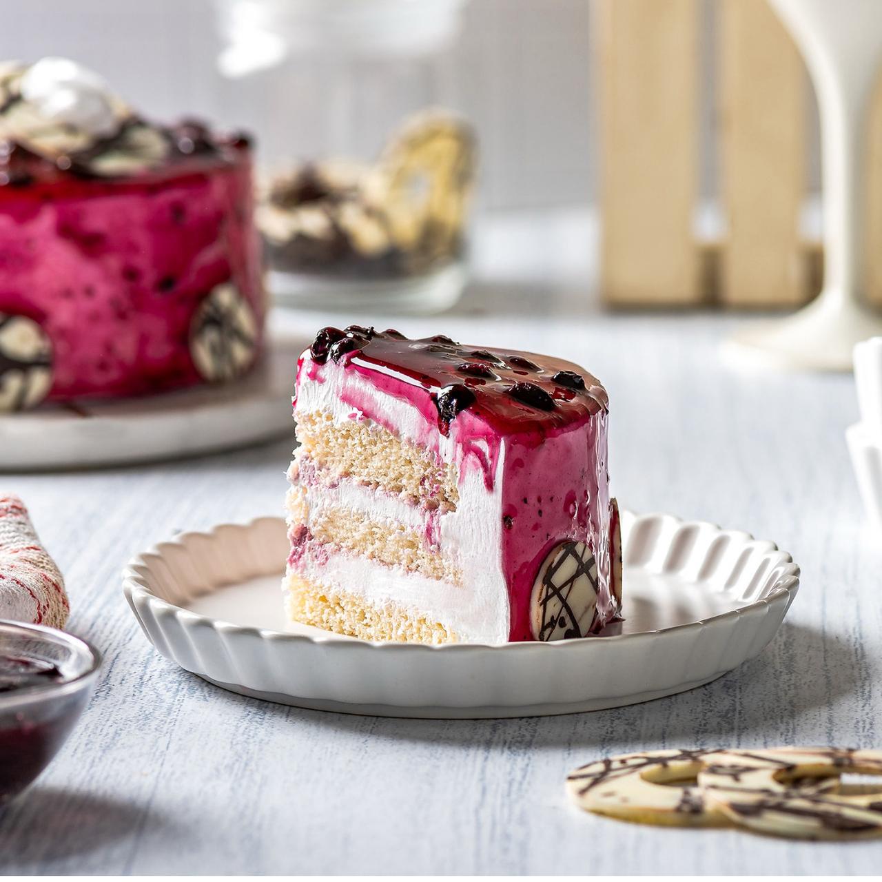 🍓 Berry Blast Cake – A Fruity Indulgence