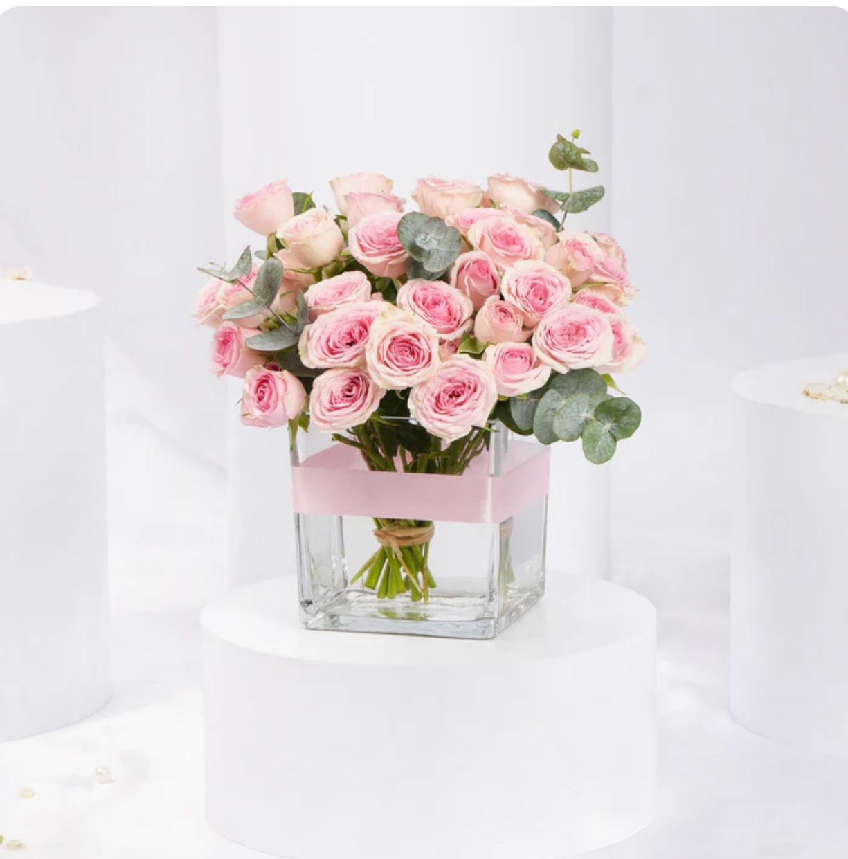 💐 Blush Elegance Rose Cluster