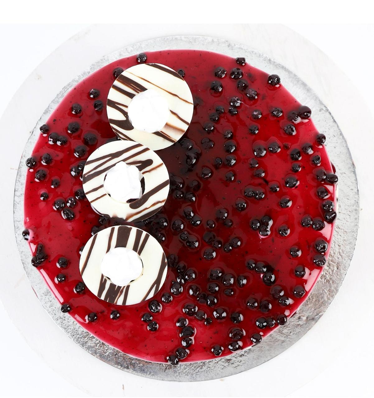 🍓 Berry Blast Cake – A Fruity Indulgence
