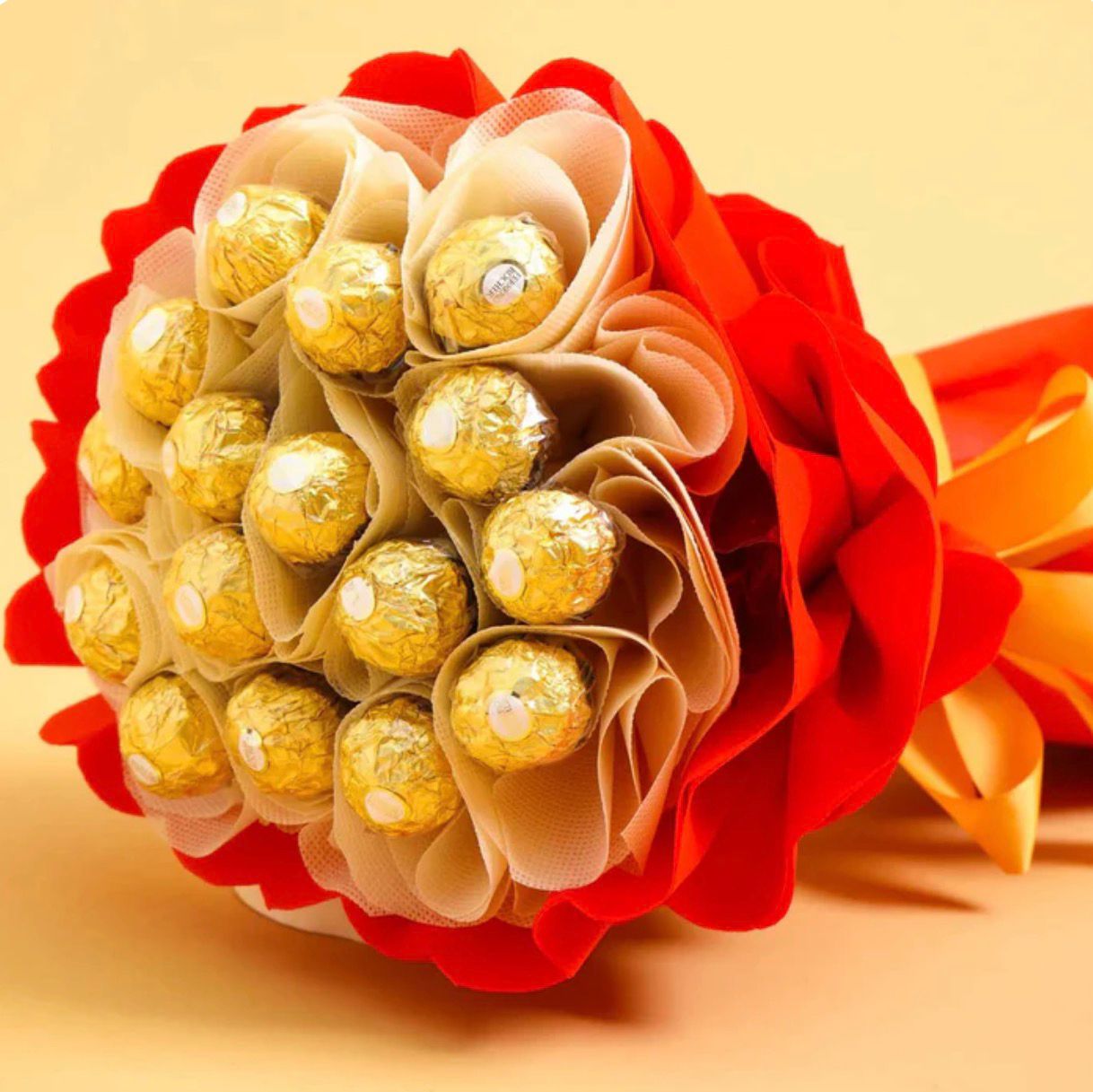 🌼 Golden Bloom Chocolate Bouquet