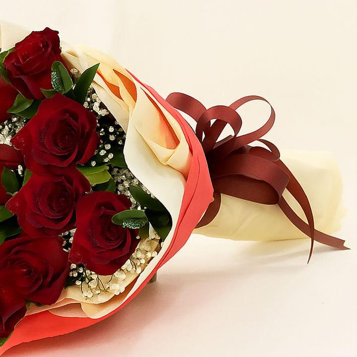 The Eternal Love Bouquet: Classic Red Roses