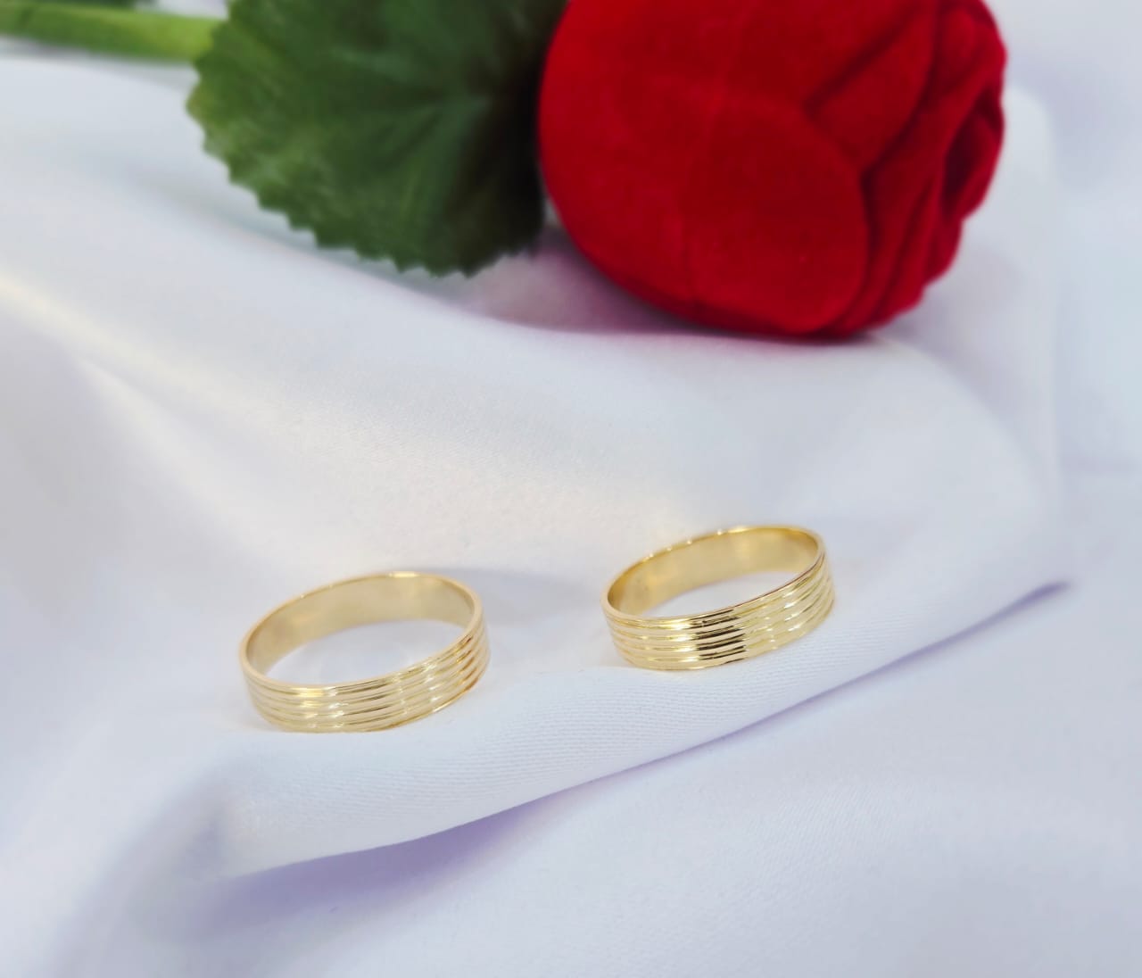 Alliance en or jaune 18k