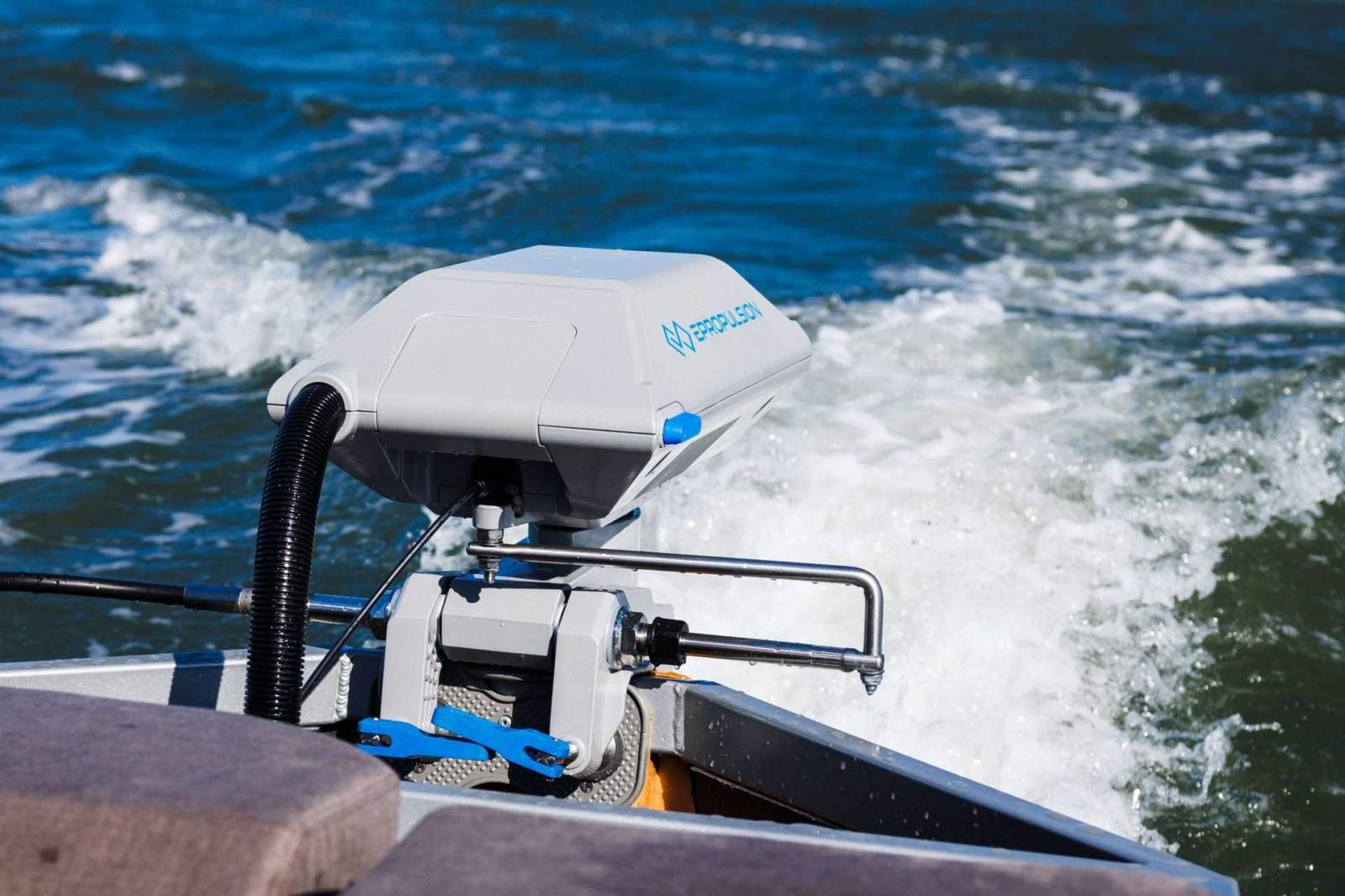 EPropulsion Navy 6.0 with Evo Top Mount Control