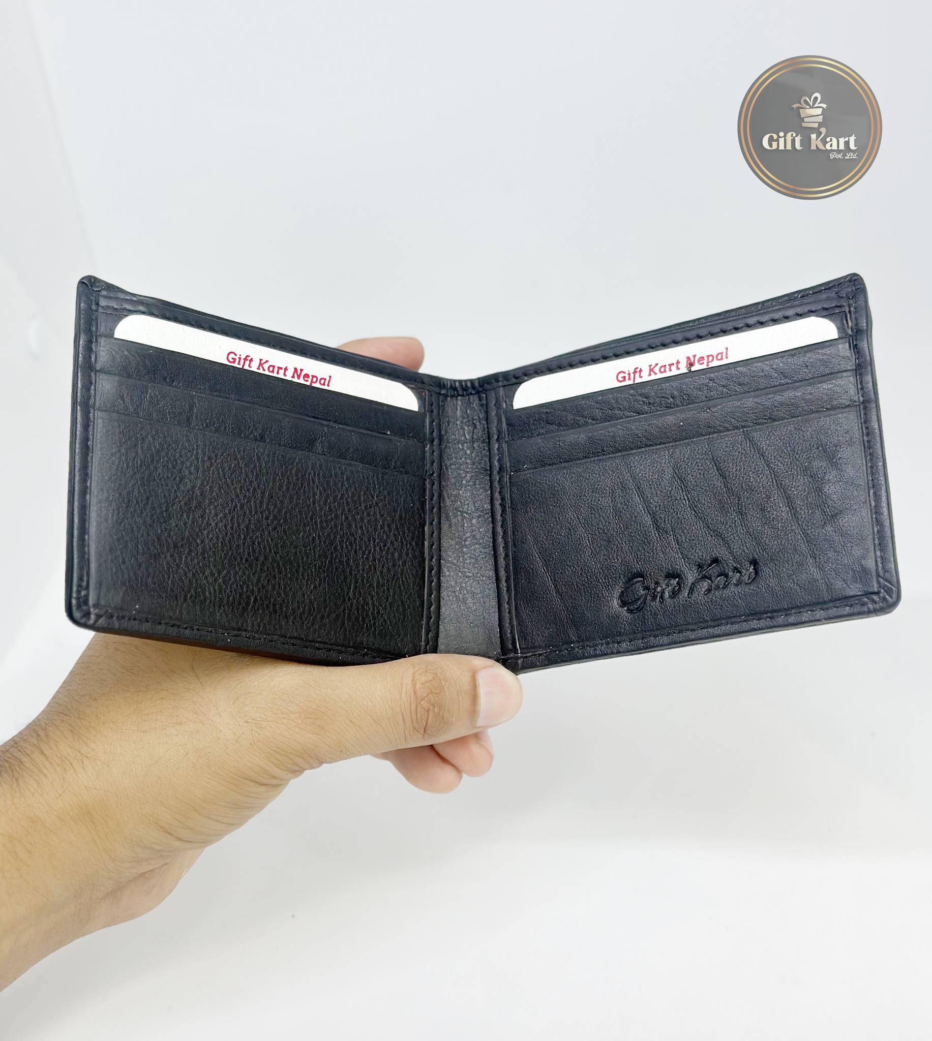 Slim Leather Wallet – Compact & Stylish