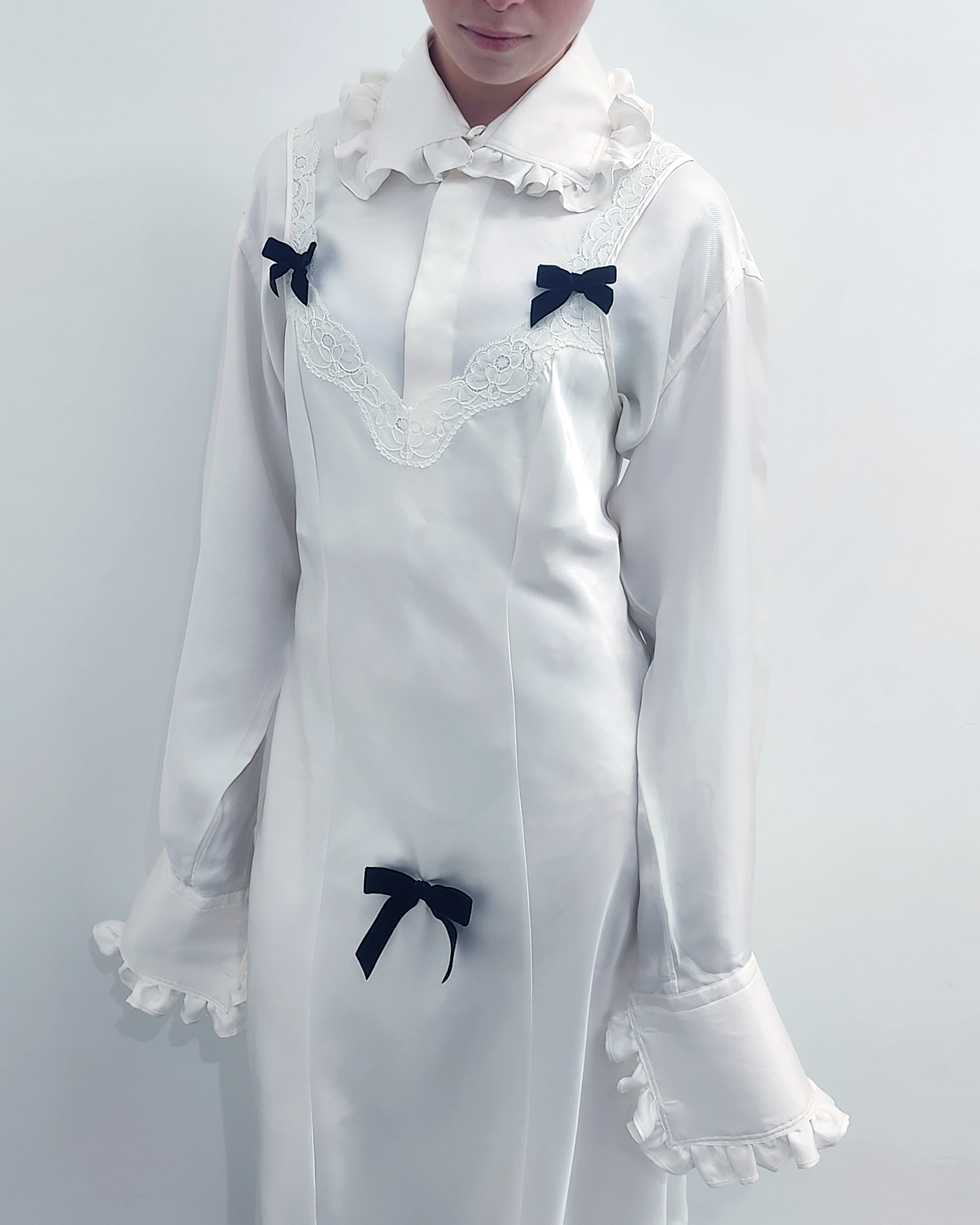 Premonition Shirt in Ivory with Ruffle Collar and Sleeves 