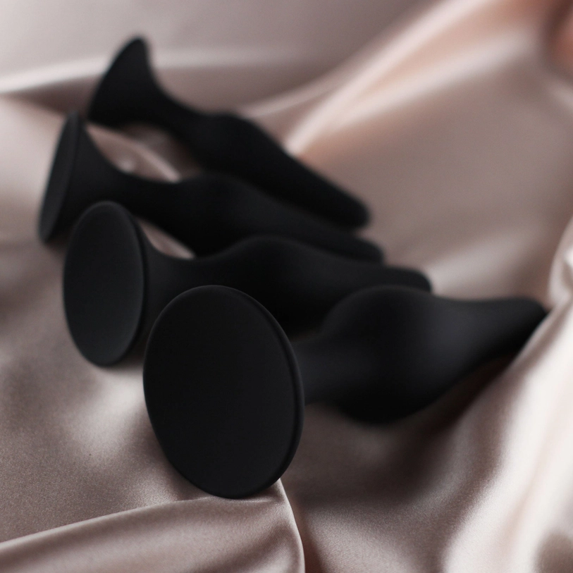 Alessandra – Kit de 4 Plugs Anaux en Silicone avec Ventouse