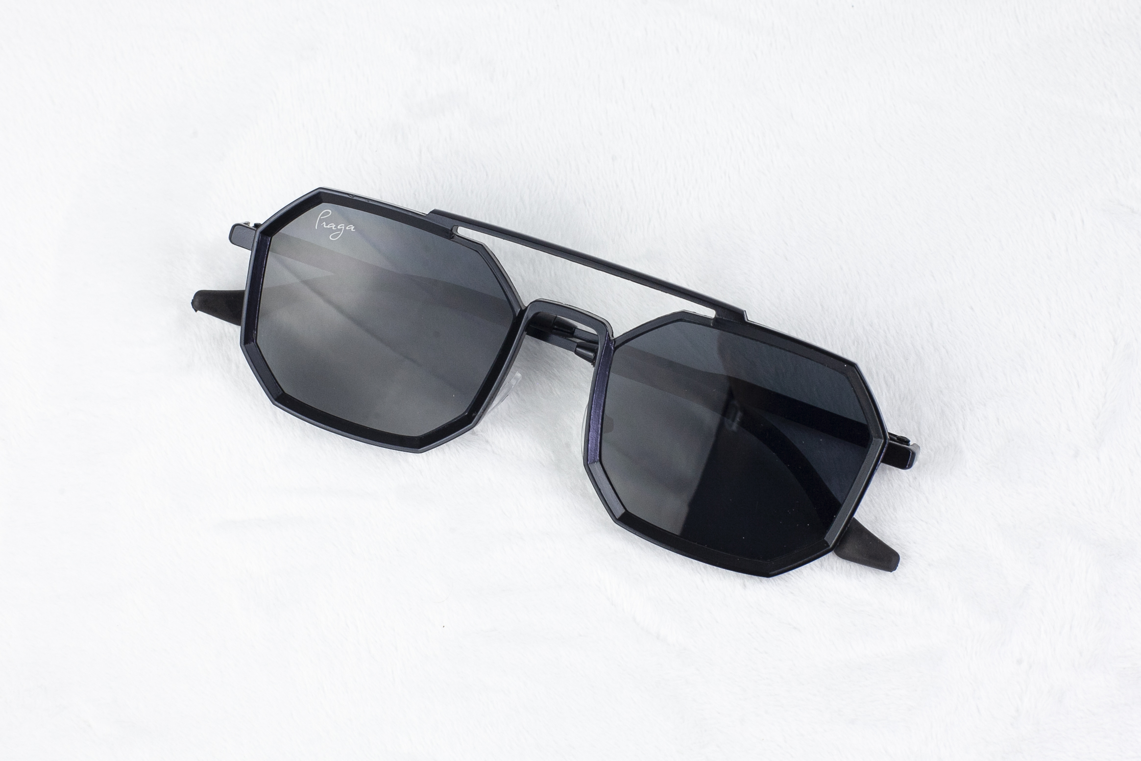 Vermillion Classic black