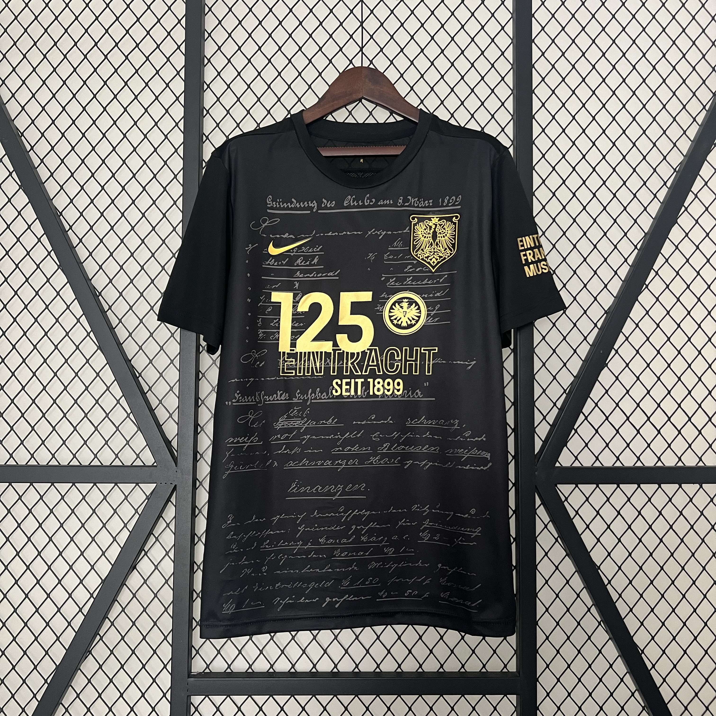 Camisa comemorativa Eintracht Frankfurt 125 anos