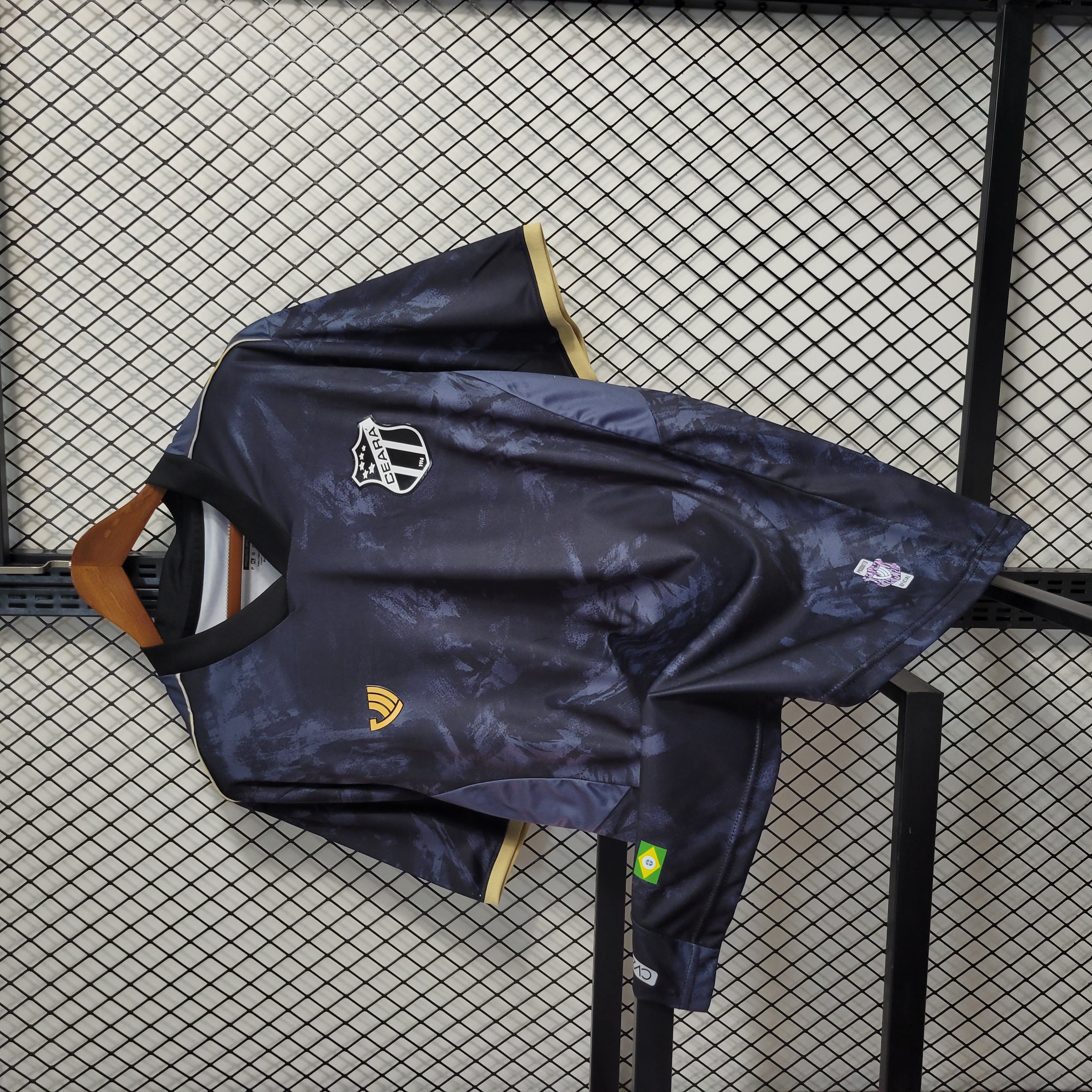 Camisa de futebol preta