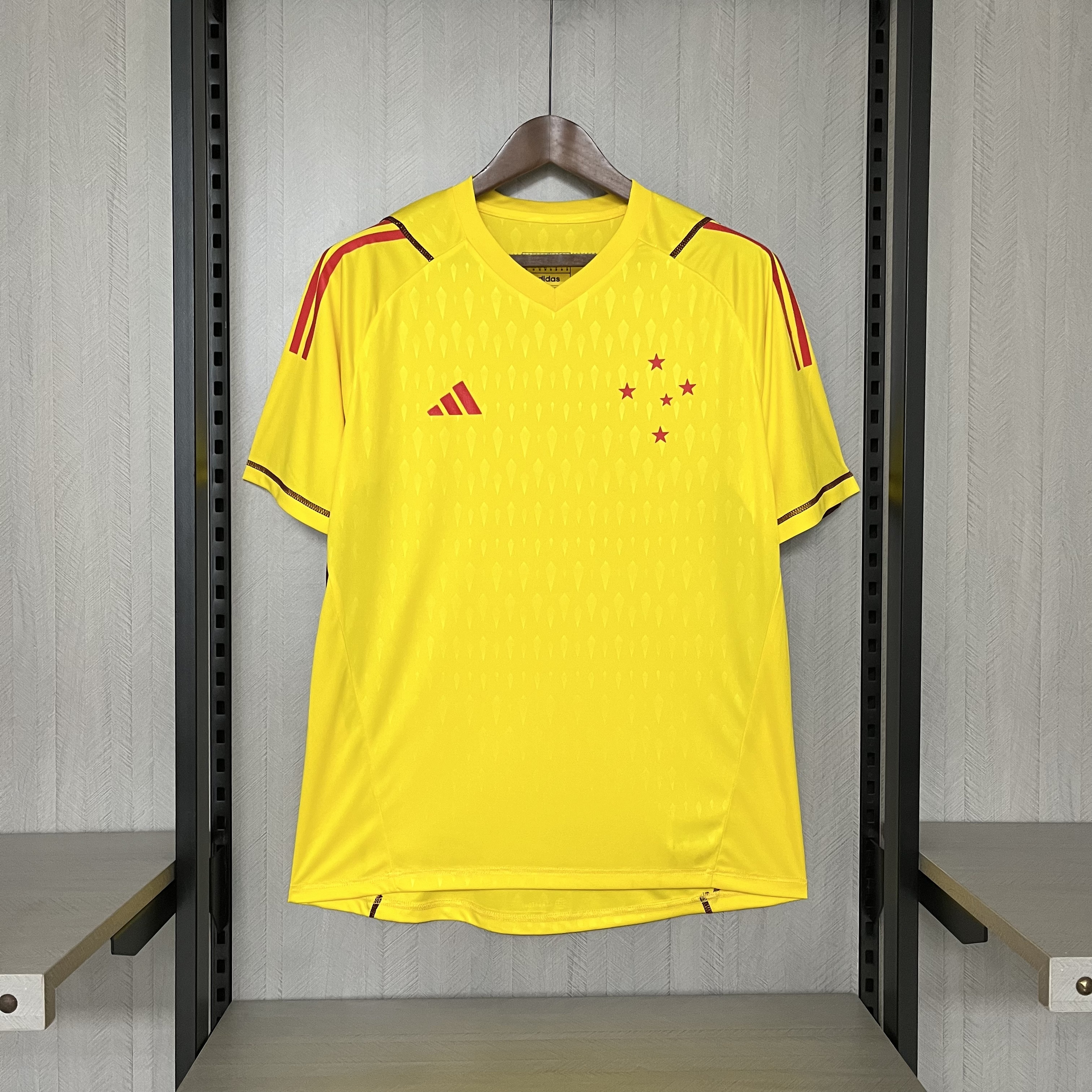 Camisa de Futebol Amarela