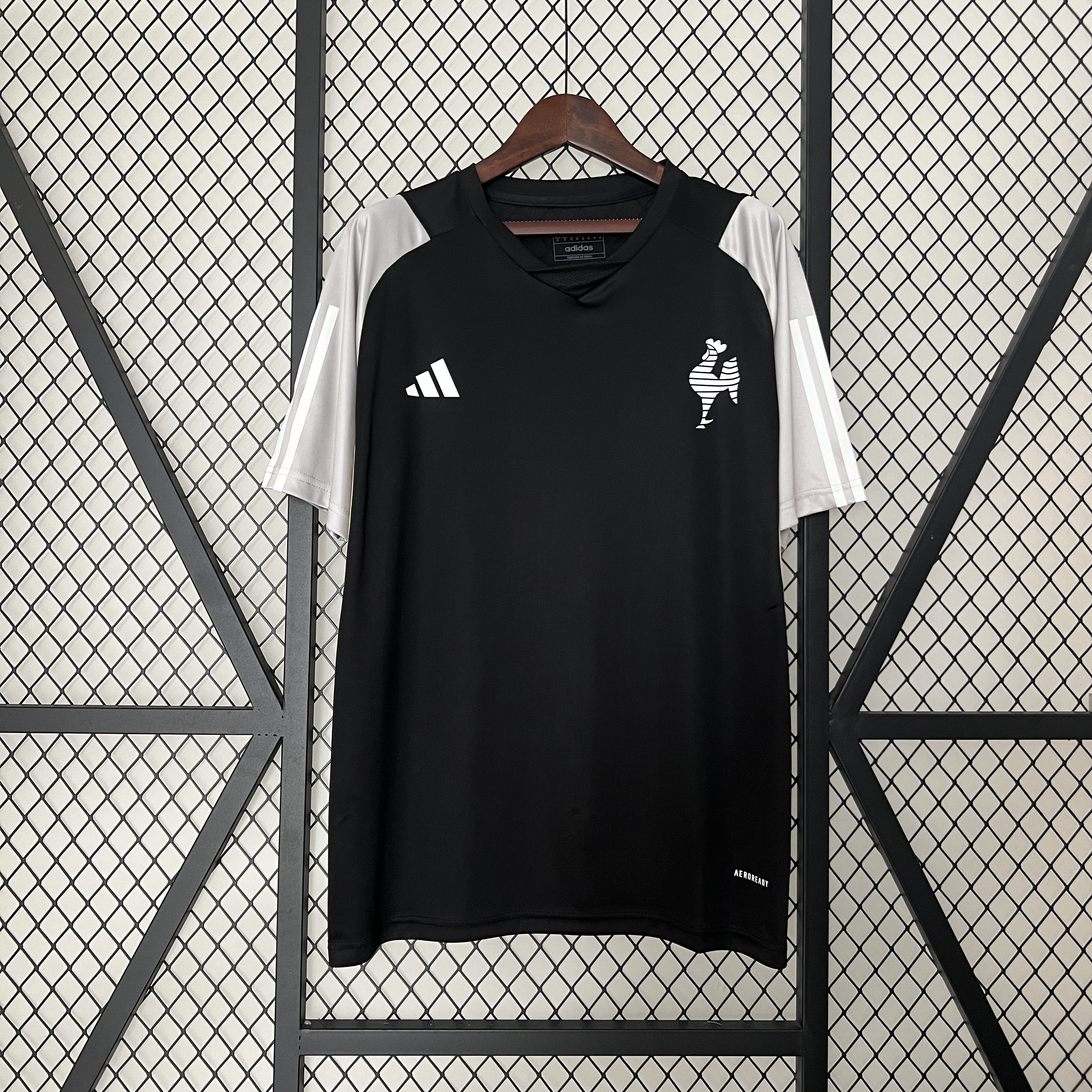 Camiseta de Futebol Preta Adidas