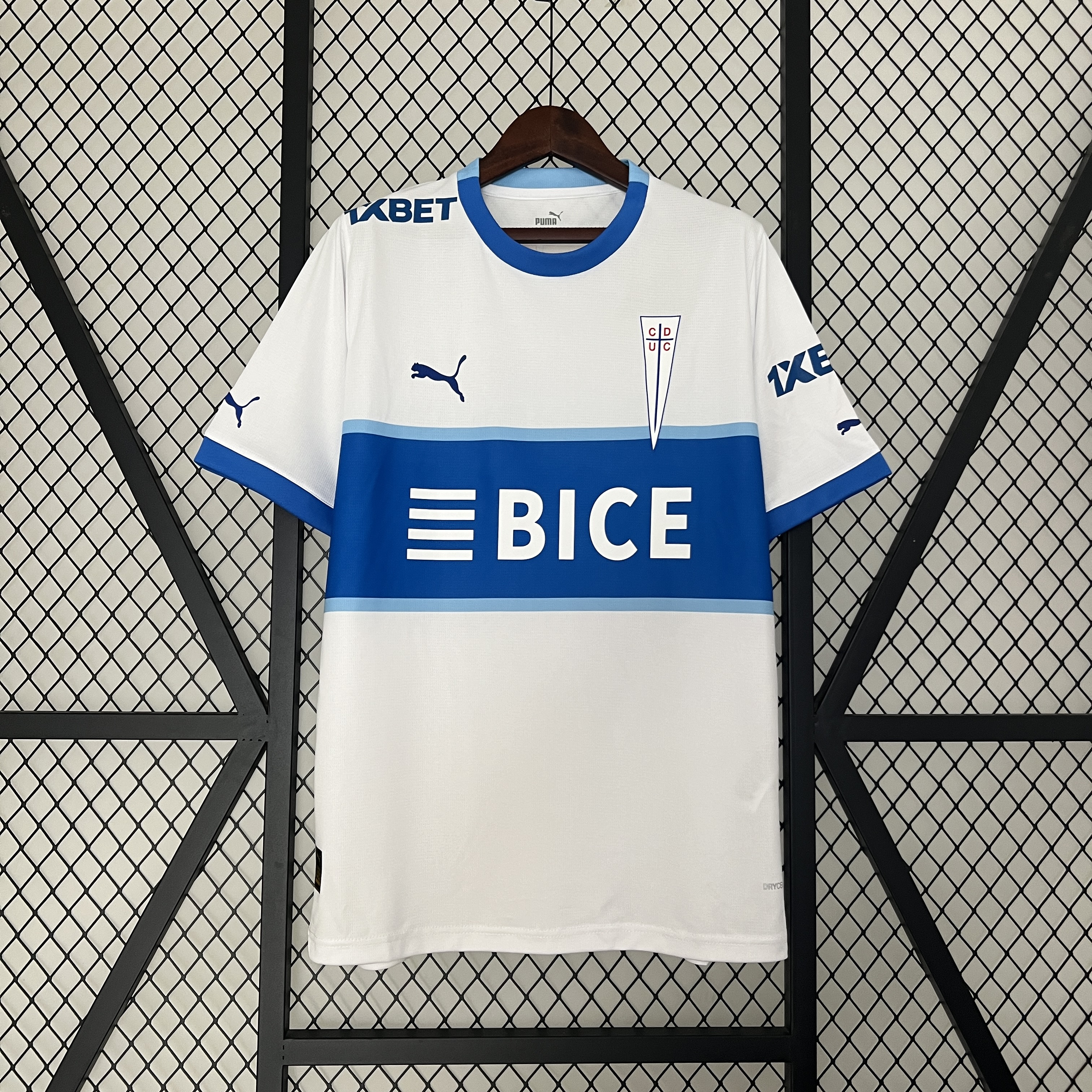 Camiseta Oficial Universidad Católica 2023