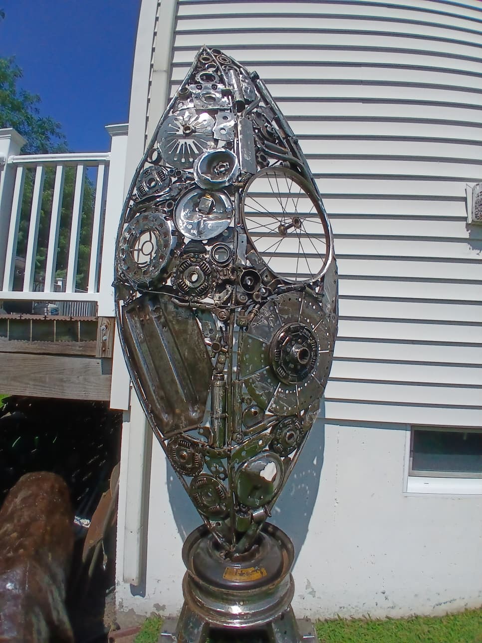 Car Part Leaf Gear Sculpture