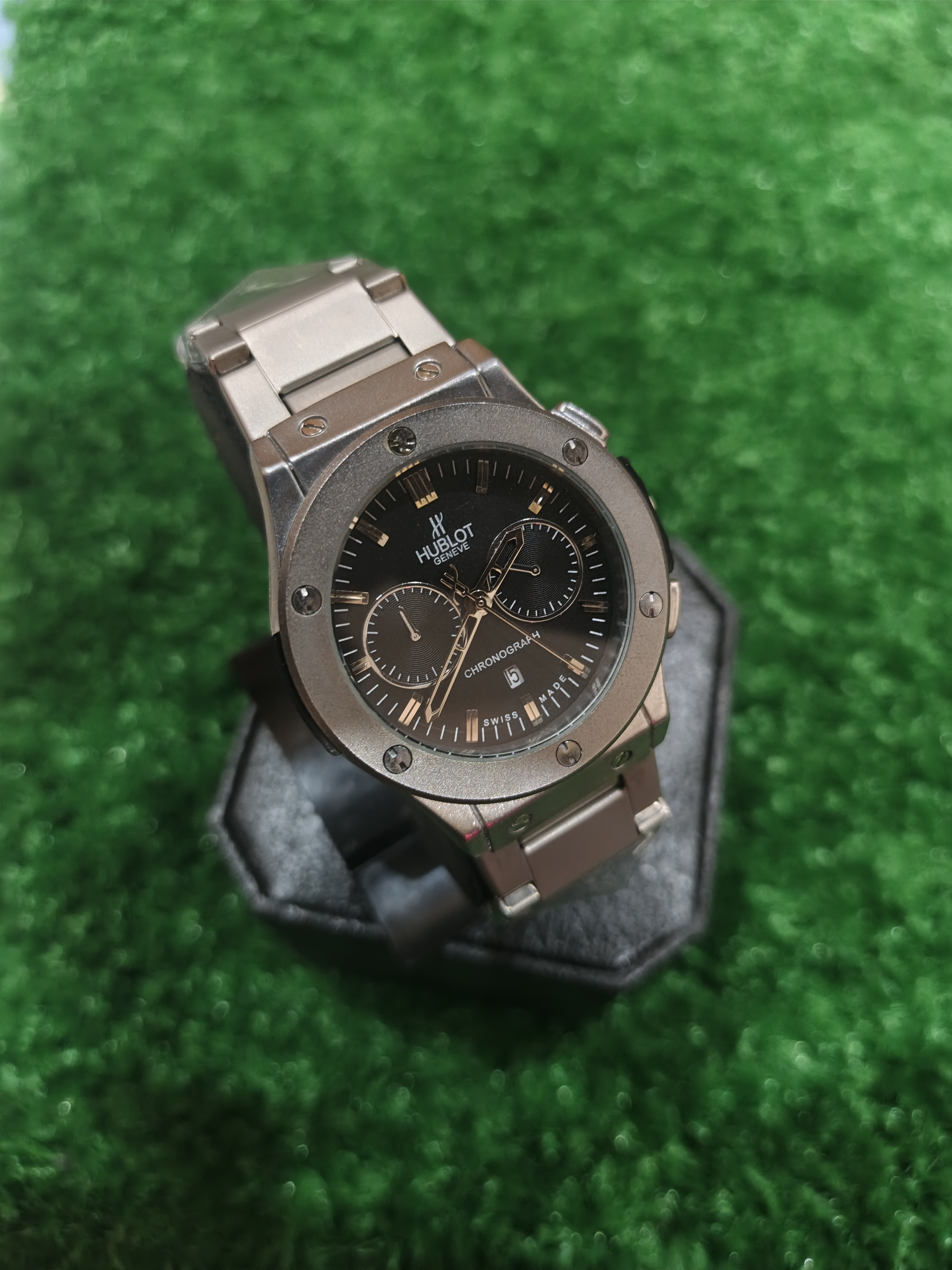 Elegance Quartz Chronograph Stainless Steel Watch