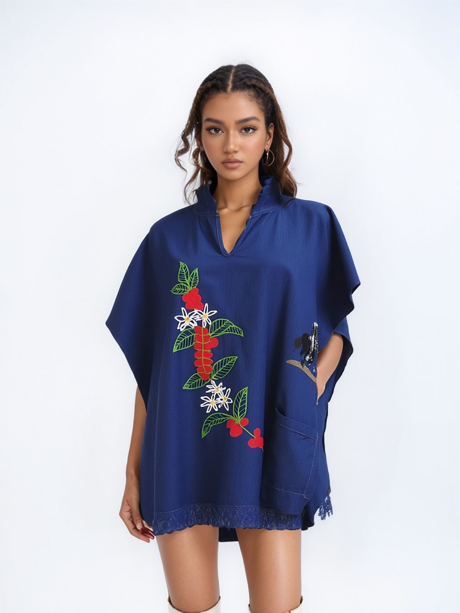 Poncho capucha tenica bordado en cadeneta y pasado