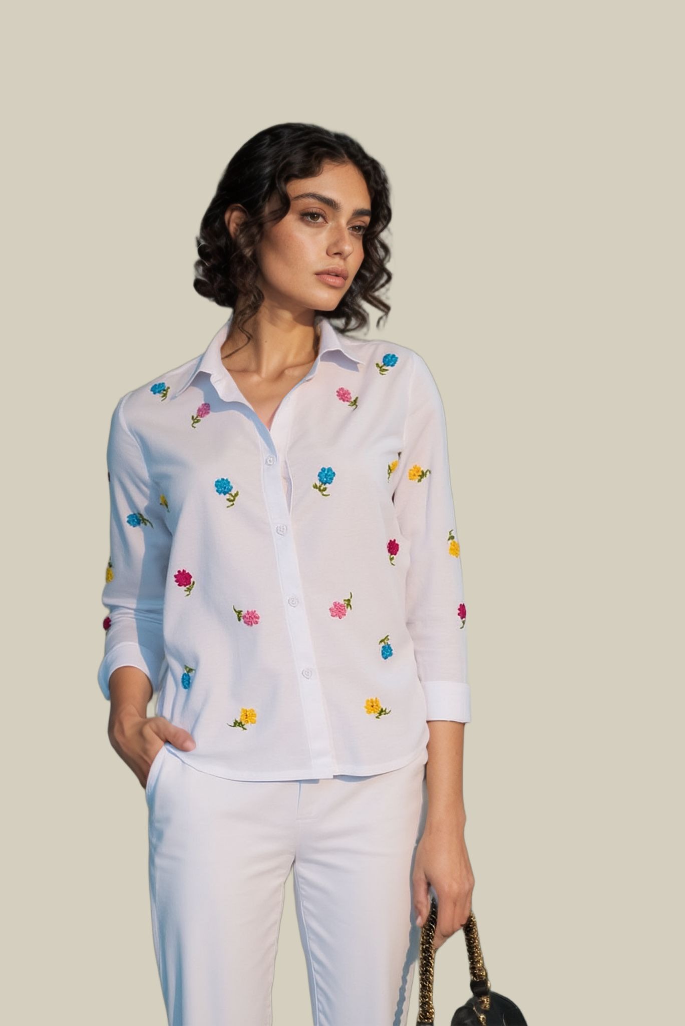 Blusa camisera en flores tecnica bordado rococo