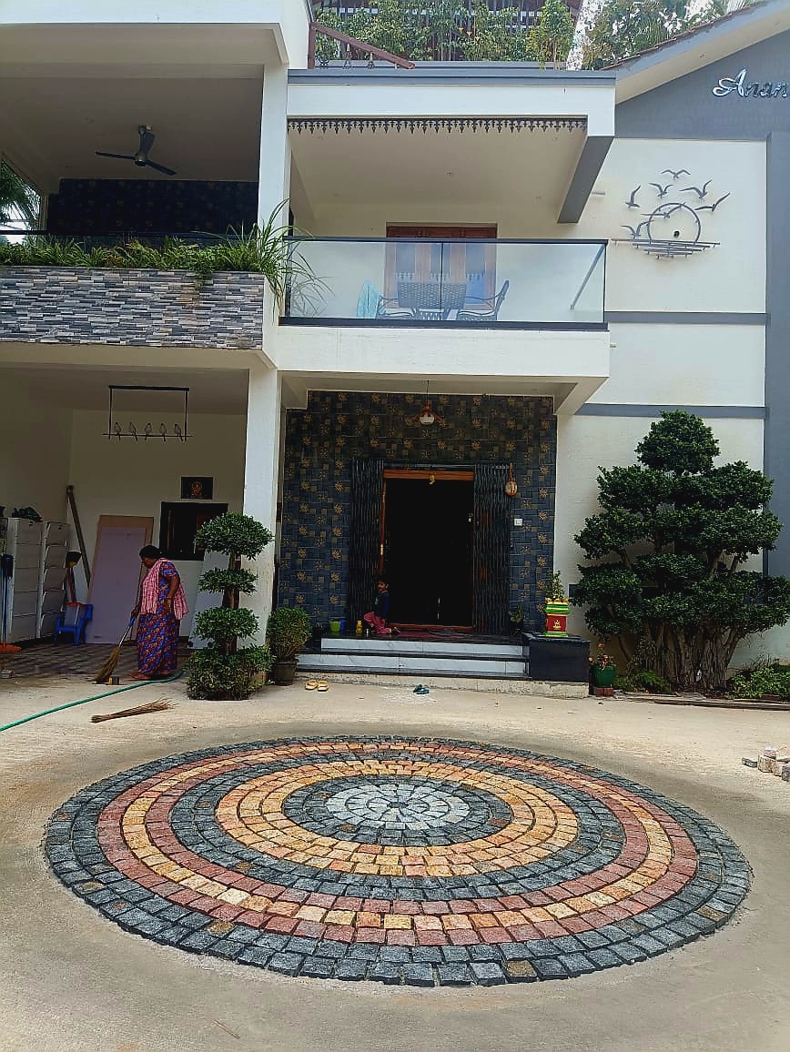 Granite cobble stones 