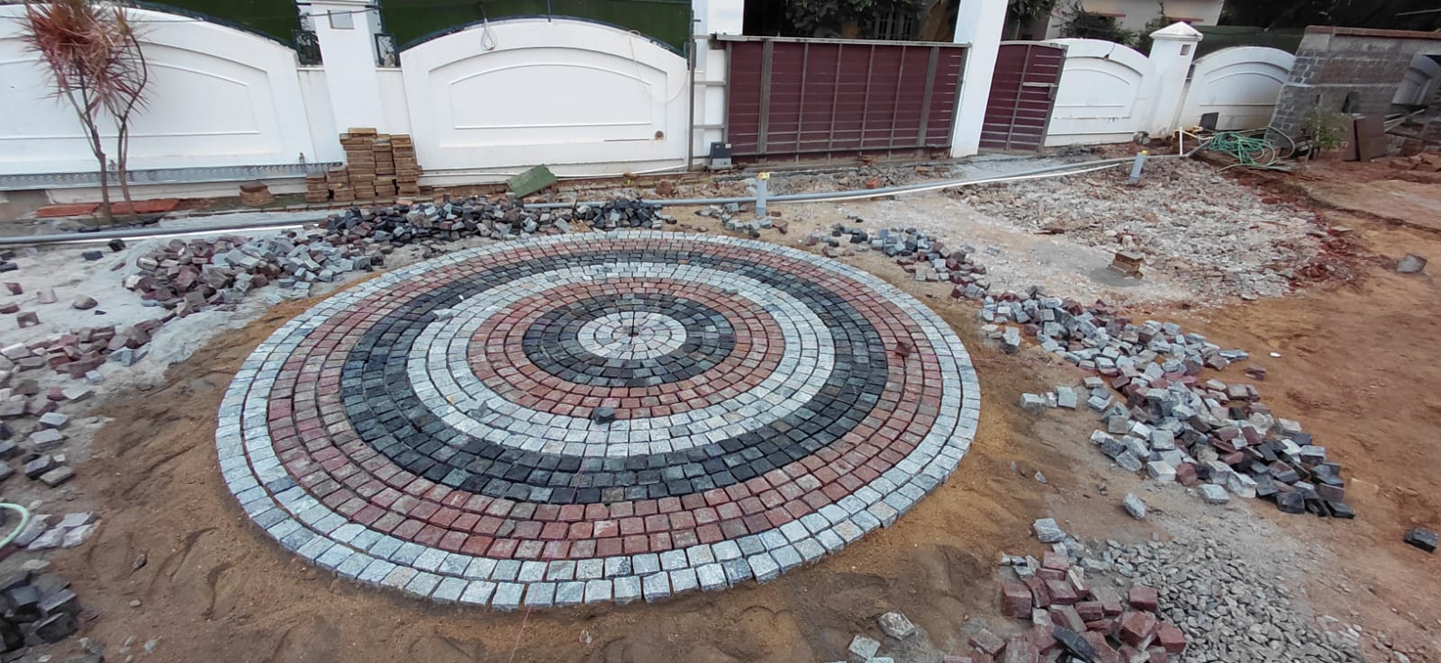 Red Granite Cobblestones 4×4 – Natural Stone Pavers for Garden Pathways