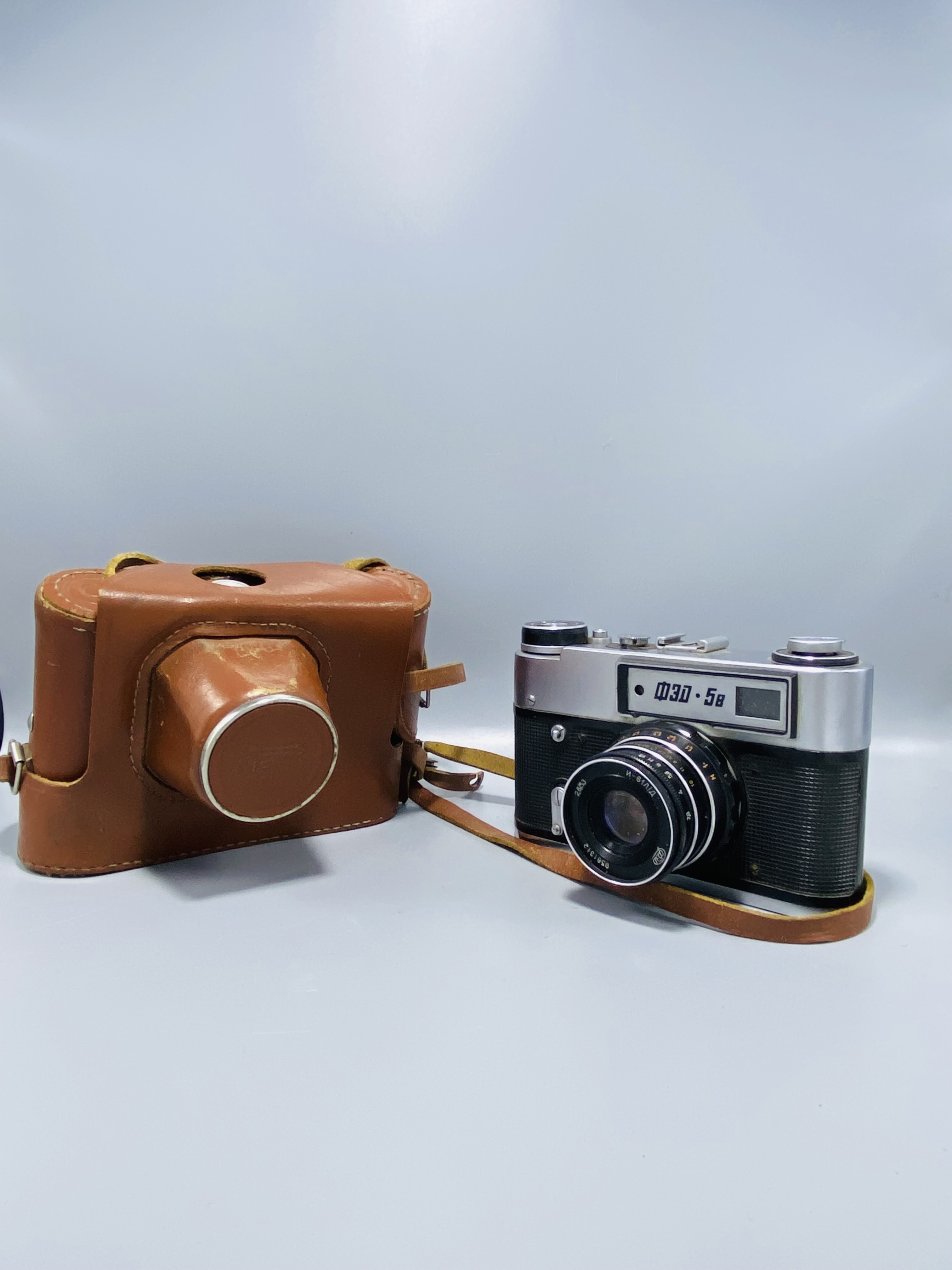 Antique Vintage OLYMPUS 35mm Film Camera Without Memory Storage