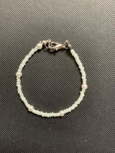 pearl bracelet with blue beads