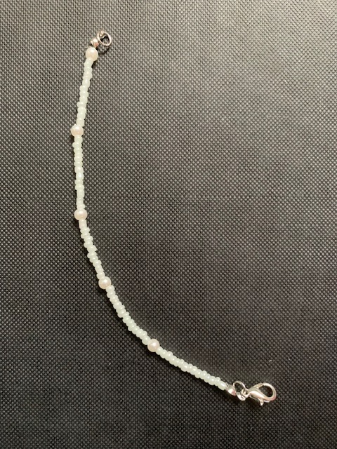 pearl bracelet with blue beads