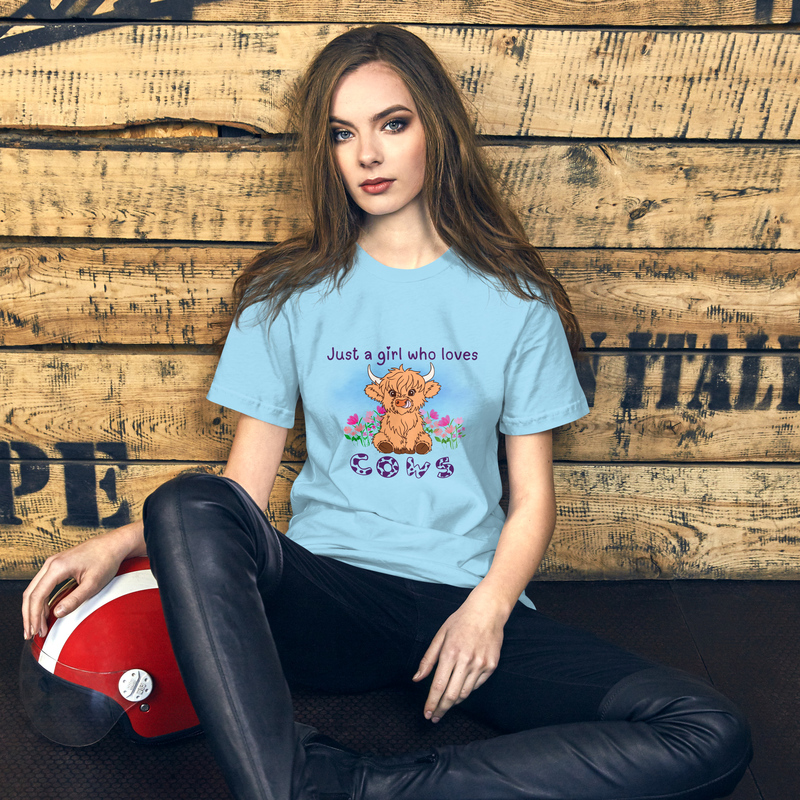 Just a girl who loves cows Unisex t-shirt