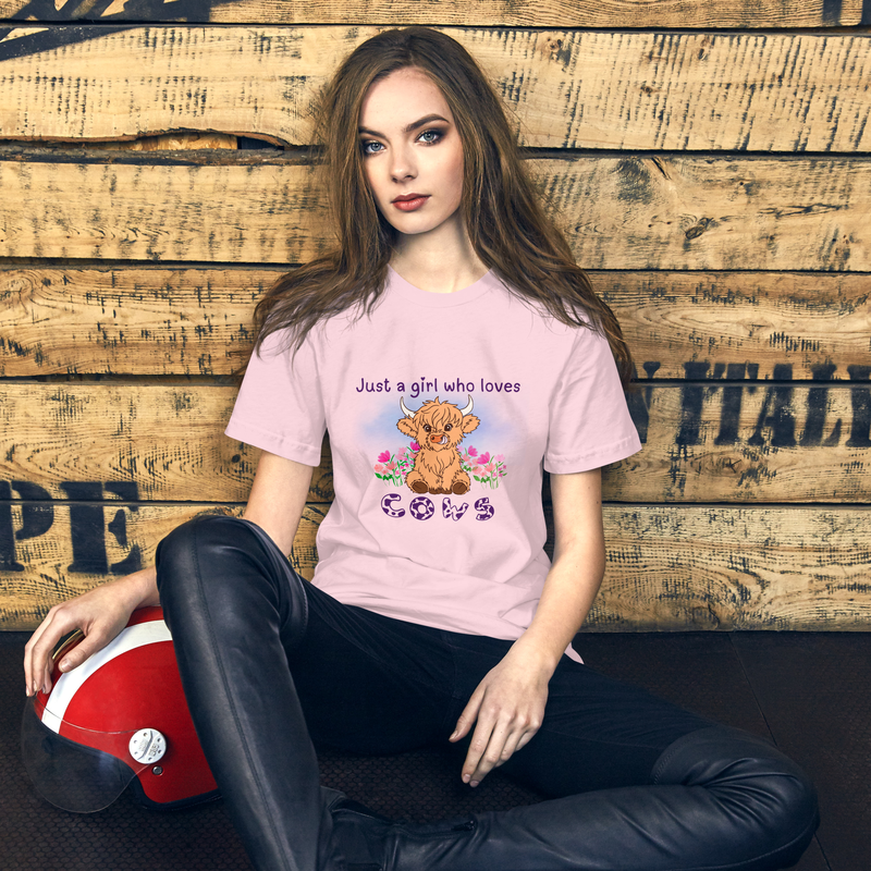 Just a girl who loves cows Unisex t-shirt