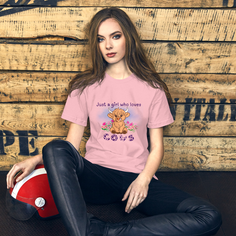 Just a girl who loves cows Unisex t-shirt