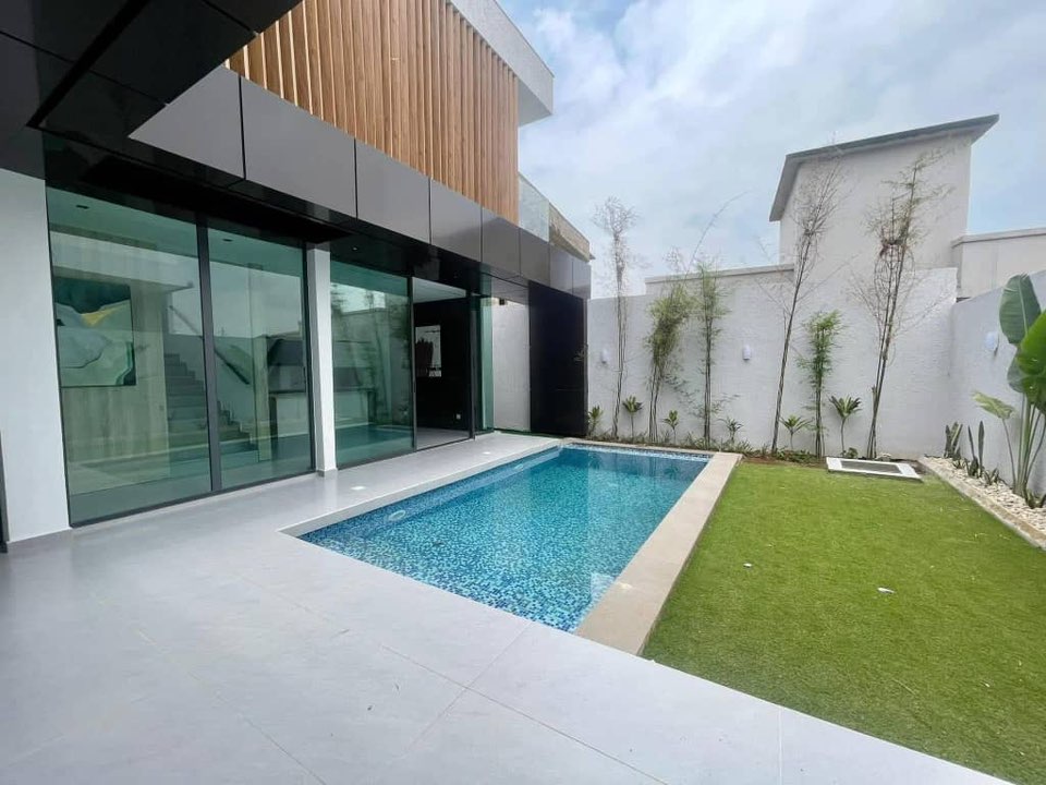 VILLA MODERNE AVEC PISCINE A LOUER