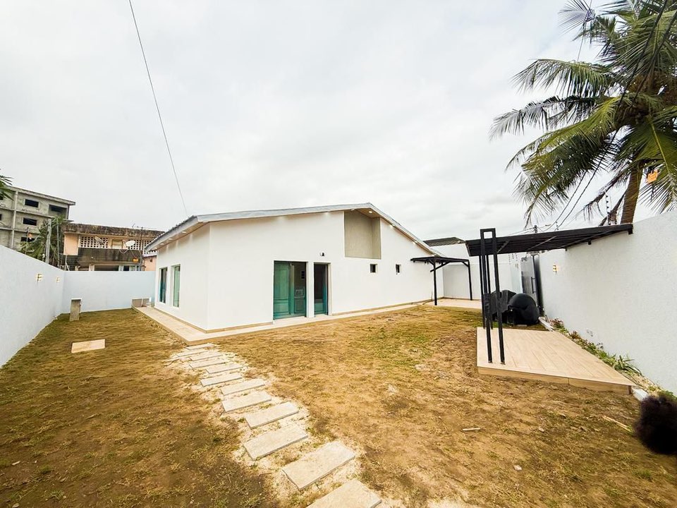 VILLA BASSE BON STANDING A LOUER