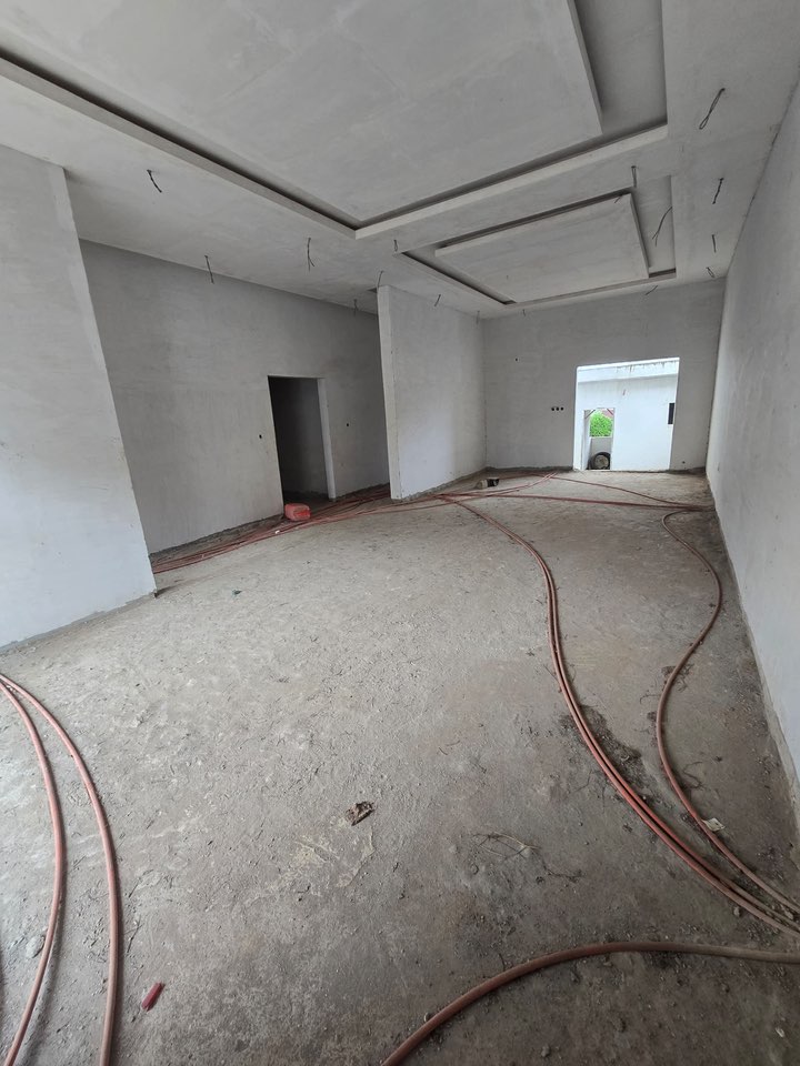 VILLA DUPLEX INACHEVÉ EN VENTE 