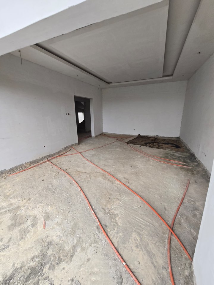 VILLA DUPLEX INACHEVÉ EN VENTE 