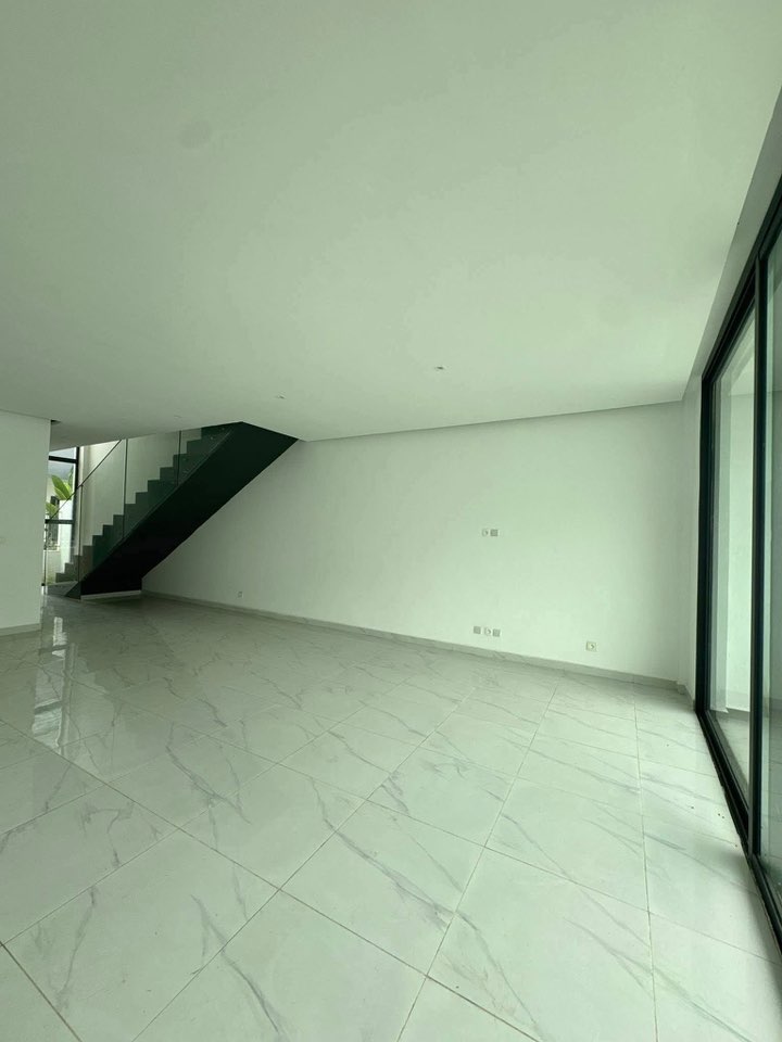 A LOUER DUPLEX BON STANDING 