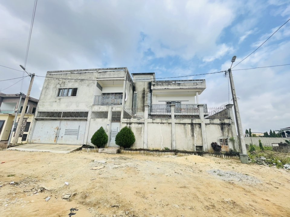 VILLA DUPLEX 10 PIÈCES A LOUER