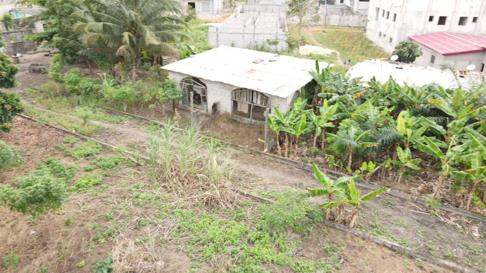 TERRAIN DE 301M2 VUE LAGUNAIRE EN VENTE 