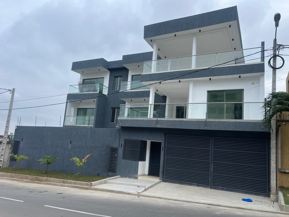 A LOUER VILLA DUPLEX HAUT STANDING AVEC PISCINE