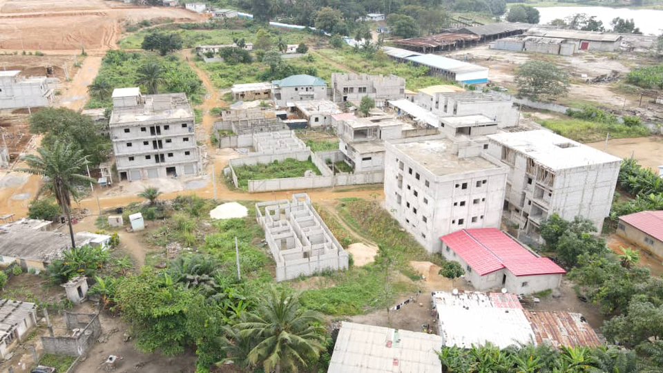 TERRAIN DE 301M2 VUE LAGUNAIRE EN VENTE 