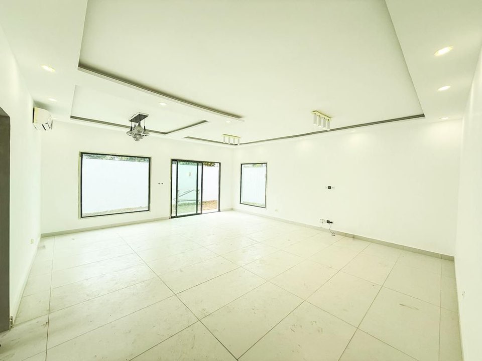 VILLA BASSE BON STANDING A LOUER