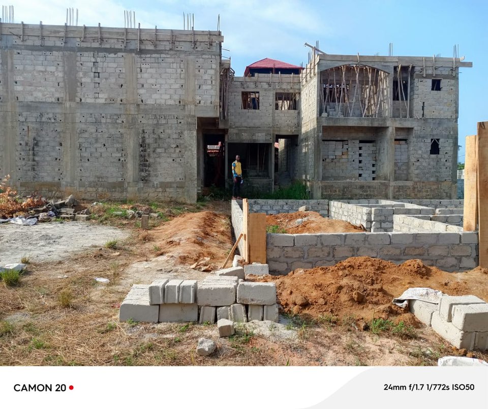 IMMEUBLE R+2 INACHEVÉ 400M2 EN VENTE
