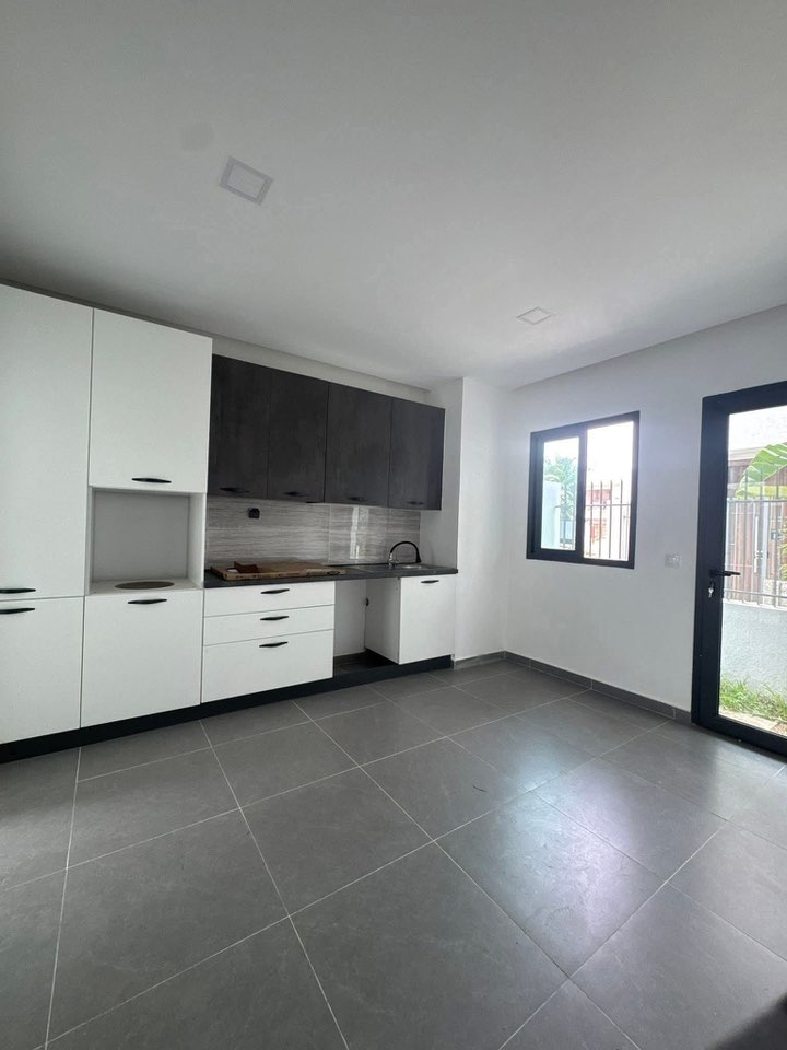 A LOUER DUPLEX BON STANDING 