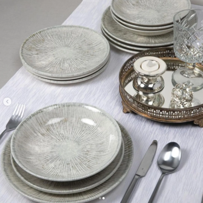 Stoneware Dinner Plate Set