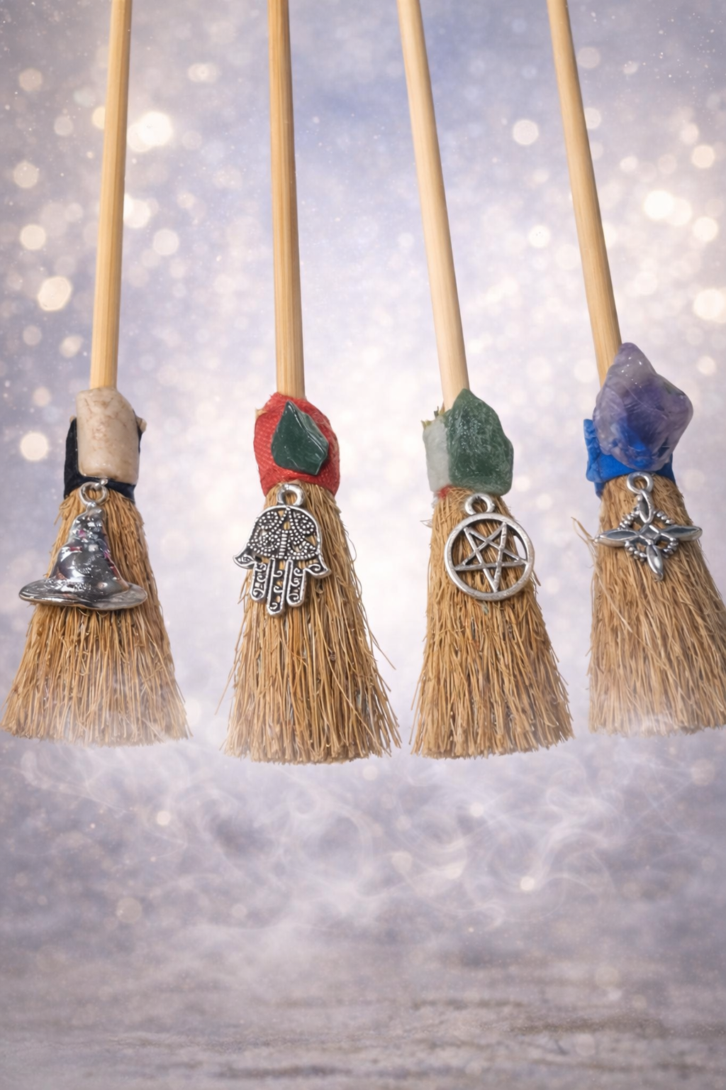 Escobas de Bruja Consagradas – Amuletos de Poder