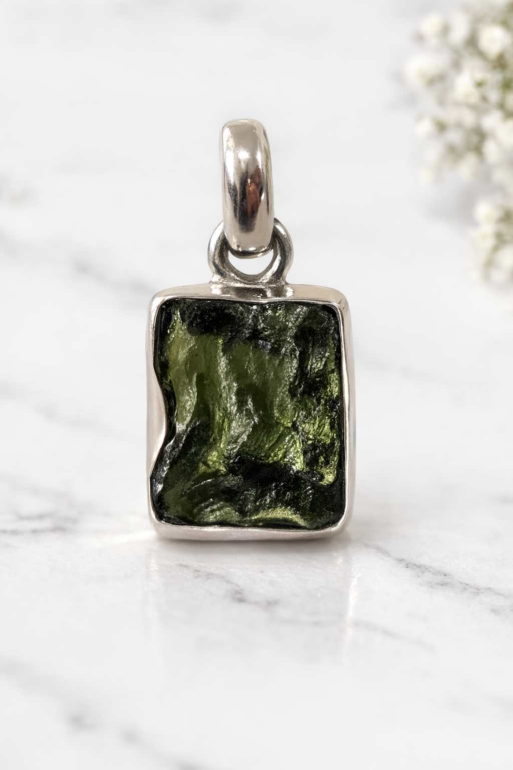 Colgante Moldavita con bisel en Plata de Ley (2 - 2.9gr)