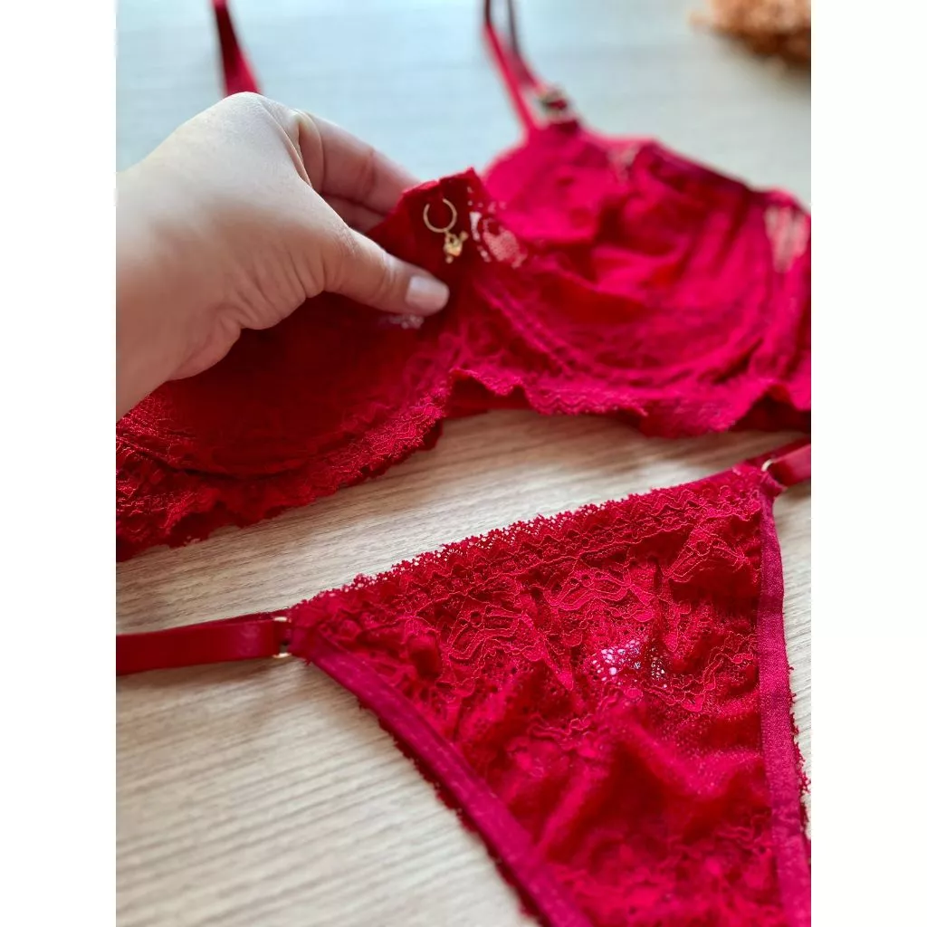 Conjunto Renda Fio Dental com Sutiã Sem Bojo e Aro