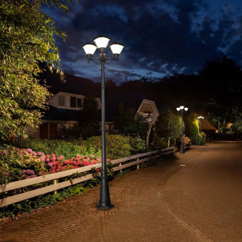 Solar Outdoor Decorative Street Lamp